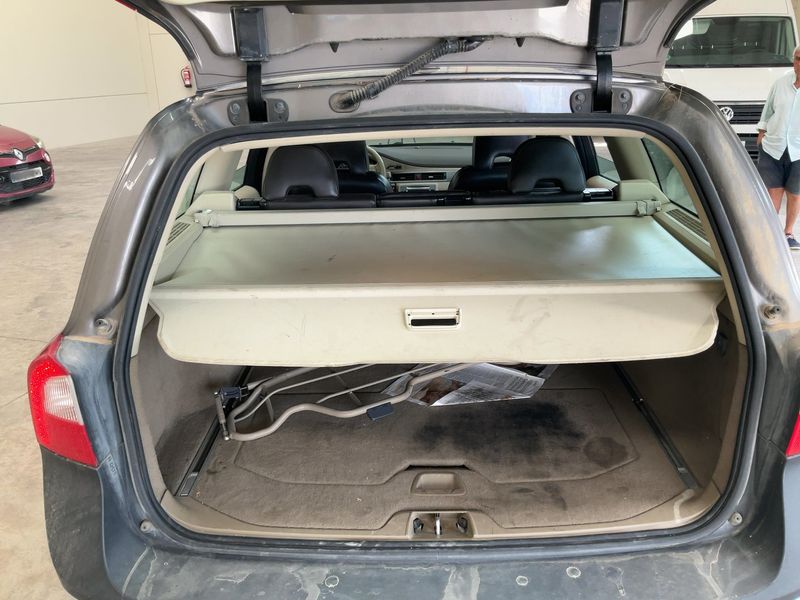 Volvo XC70 2.4 D5 Summum AWD — zdjęcie 10
