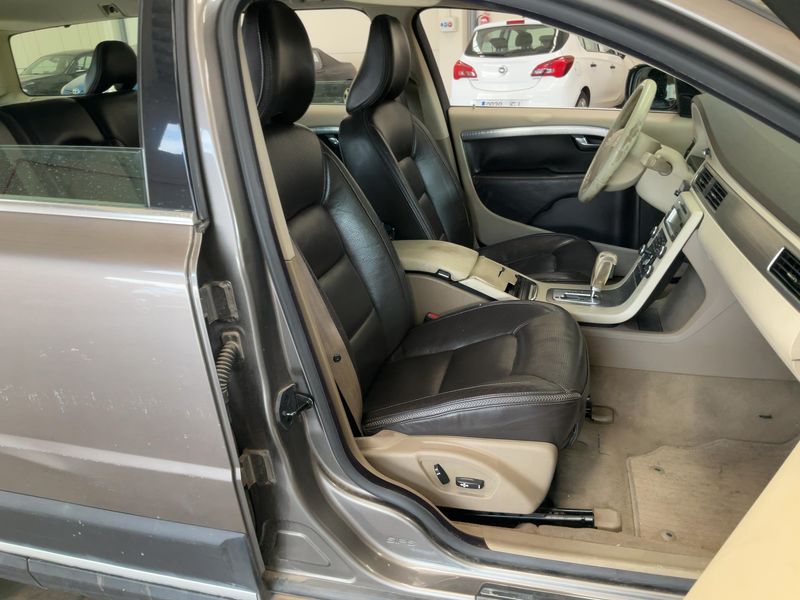 Volvo XC70 2.4 D5 Summum AWD — zdjęcie 11