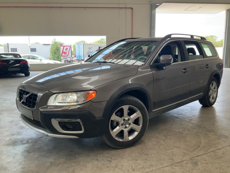 Volvo XC70 2.4 D5 Summum AWD