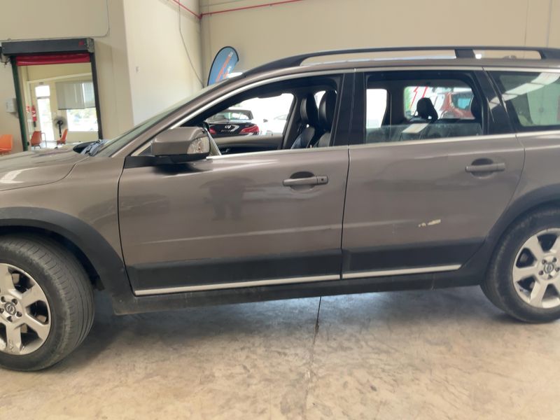 Volvo XC70 2.4 D5 Summum AWD — zdjęcie 4