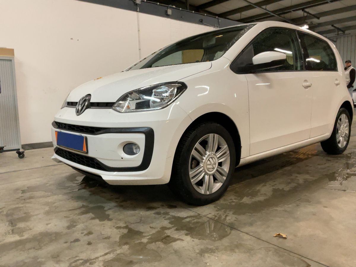 Volkswagen up! 1.0 High up! BlueMotion