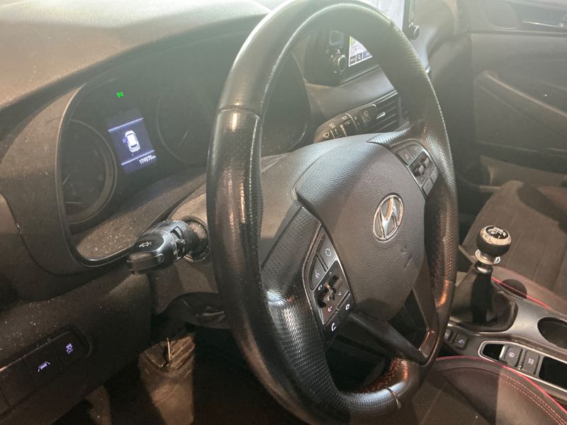 Hyundai Tucson 1.6 CRDi Maxx 2WD 2021 – снимка 33