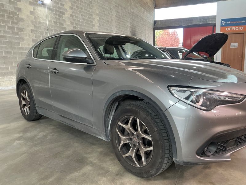 Alfa Romeo Stelvio 2.2 JTDM Super Q4 — zdjęcie 8