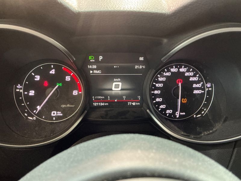 Alfa Romeo Stelvio 2.2 JTDM Super Q4 — zdjęcie 13