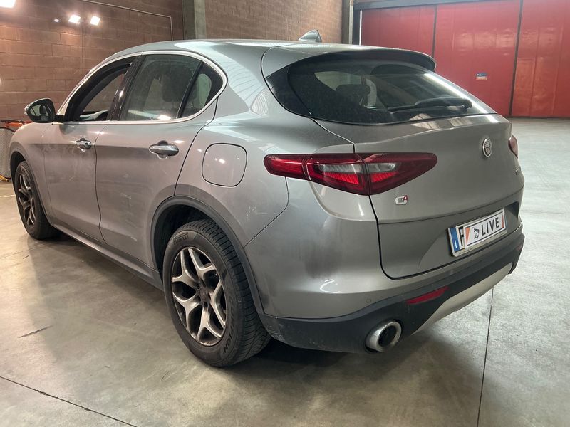 Alfa Romeo Stelvio 2.2 JTDM Super Q4 — zdjęcie 3