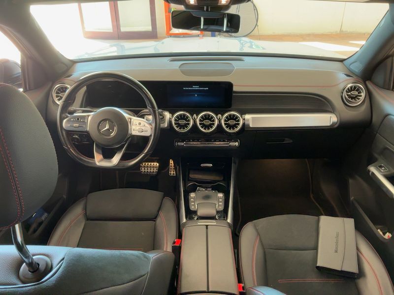 Mercedes-Benz EQB 250 AMG Line — zdjęcie 12