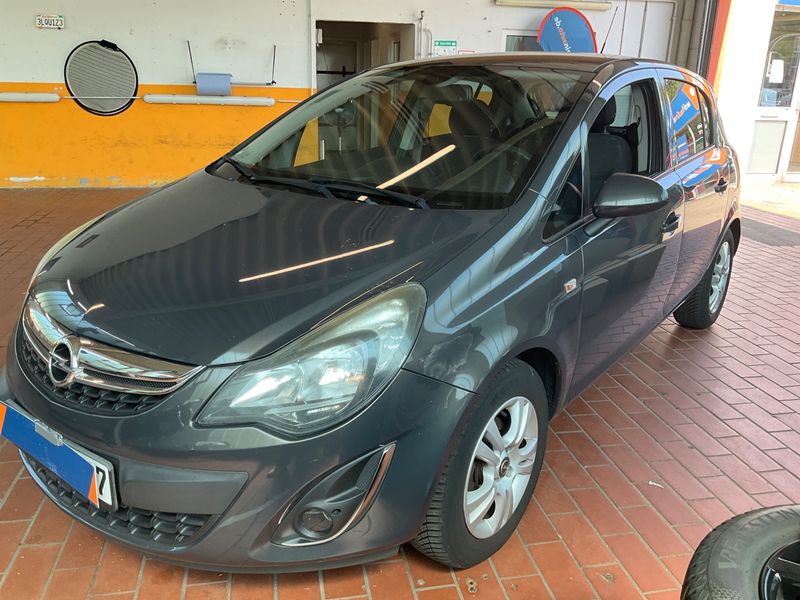 Opel Corsa 1.4 Edition 2014 – снимка 1