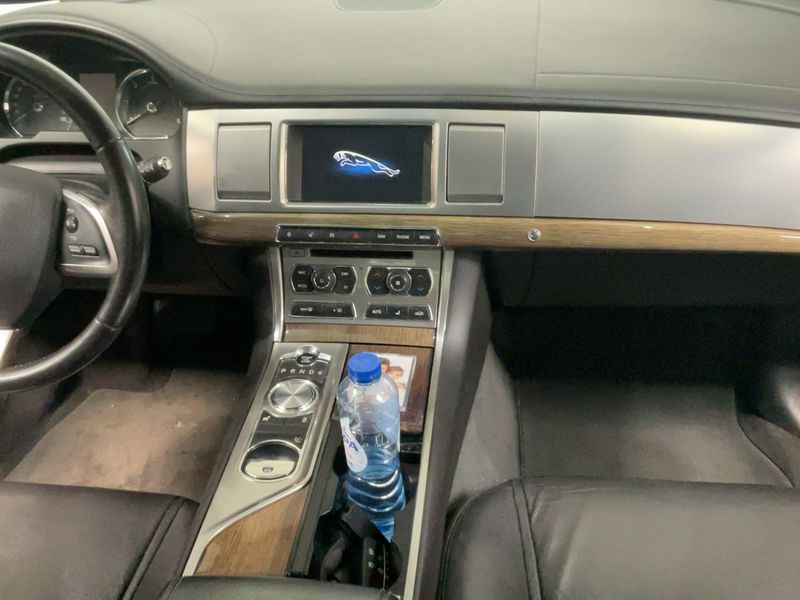Jaguar XF 2.2 D Eco 2015 – снимка 18