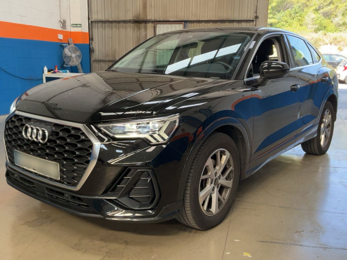 Audi Q3 2023 — photo 1