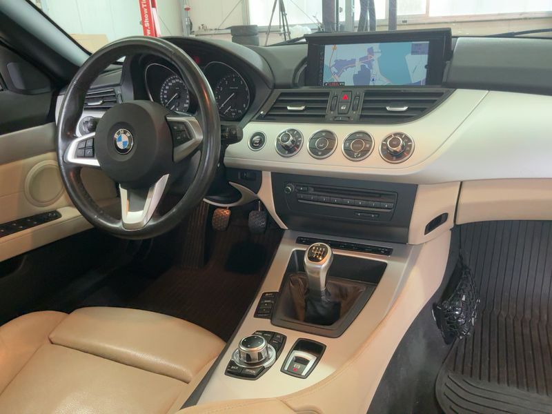 BMW Z4 sDrive 20i — zdjęcie 12