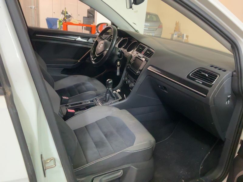 Volkswagen Golf VII 1.6 TDI Highline BlueMotion Tech 2014 – снимка 16