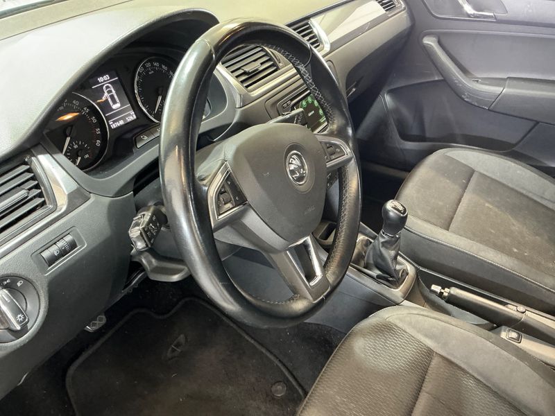 Skoda Rapid Spaceback 1.6 TDI Drive 2015 – снимка 26