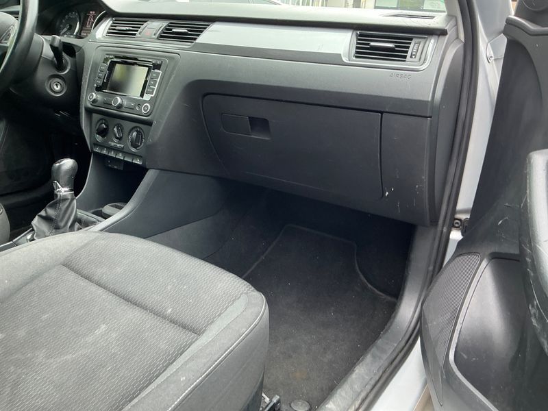 Skoda Rapid Spaceback 1.6 TDI Drive 2015 – снимка 37