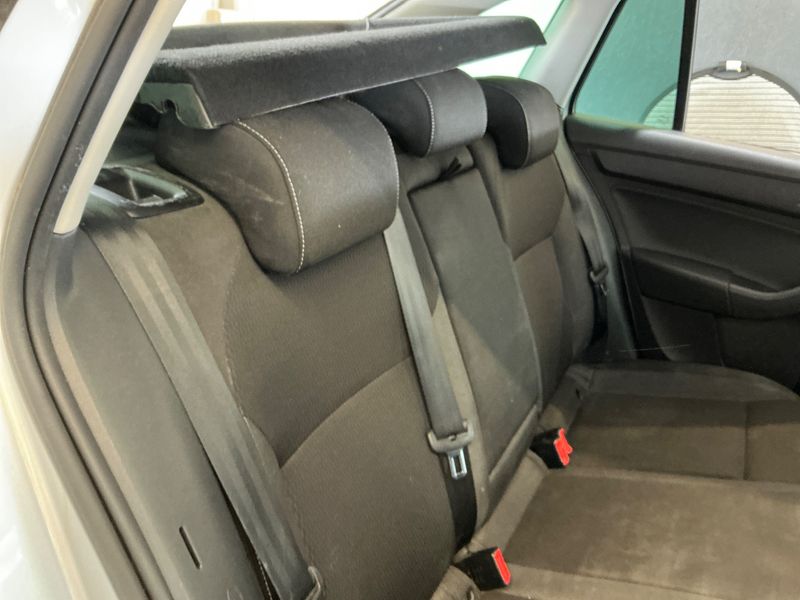 Skoda Rapid Spaceback 1.6 TDI Drive 2015 – снимка 45