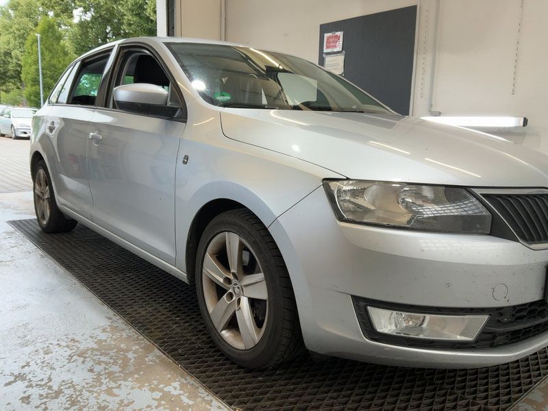 Skoda Rapid Spaceback 1.6 TDI Drive — zdjęcie 8