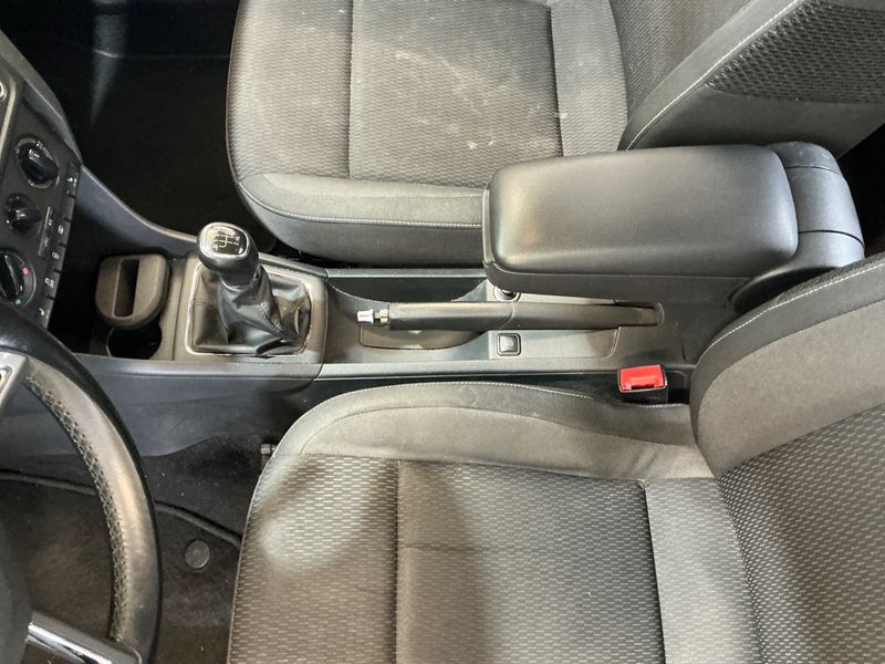 Skoda Rapid Spaceback 1.6 TDI Drive 2015 – снимка 27