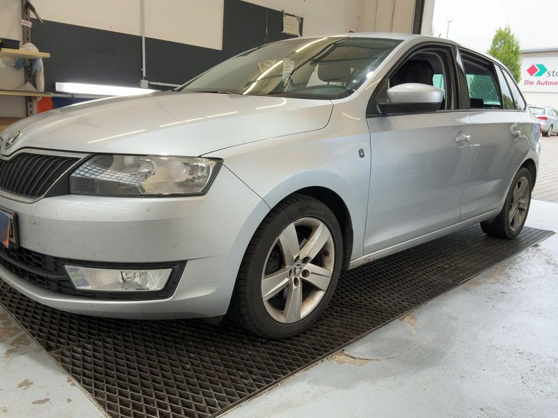 Skoda Rapid Spaceback 1.6 TDI Drive — zdjęcie 2