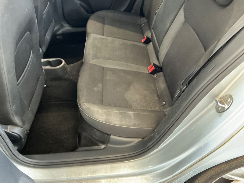 Skoda Rapid Spaceback 1.6 TDI Drive 2015 – снимка 41