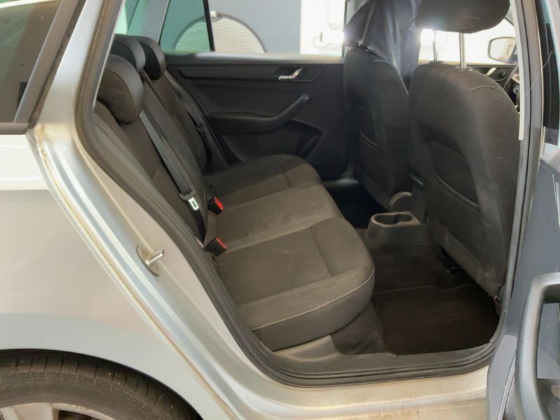 Skoda Rapid Spaceback 1.6 TDI Drive — zdjęcie 14