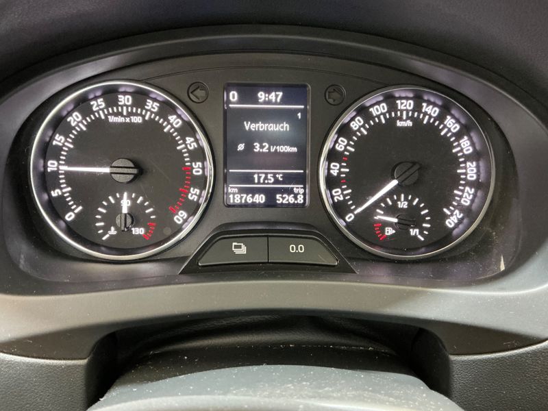 Skoda Rapid Spaceback 1.6 TDI Drive — zdjęcie 13