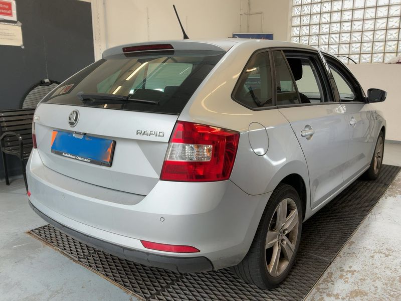 Skoda Rapid Spaceback 1.6 TDI Drive — zdjęcie 6