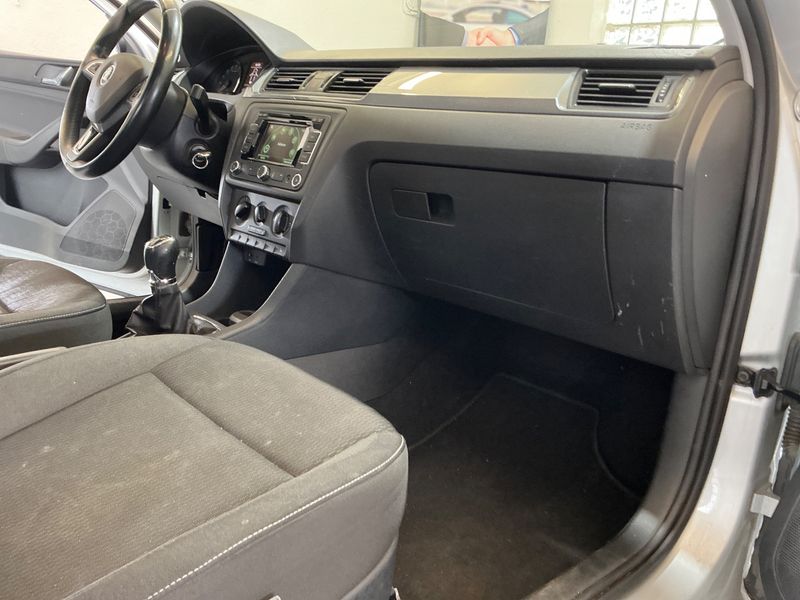 Skoda Rapid Spaceback 1.6 TDI Drive 2015 – снимка 34
