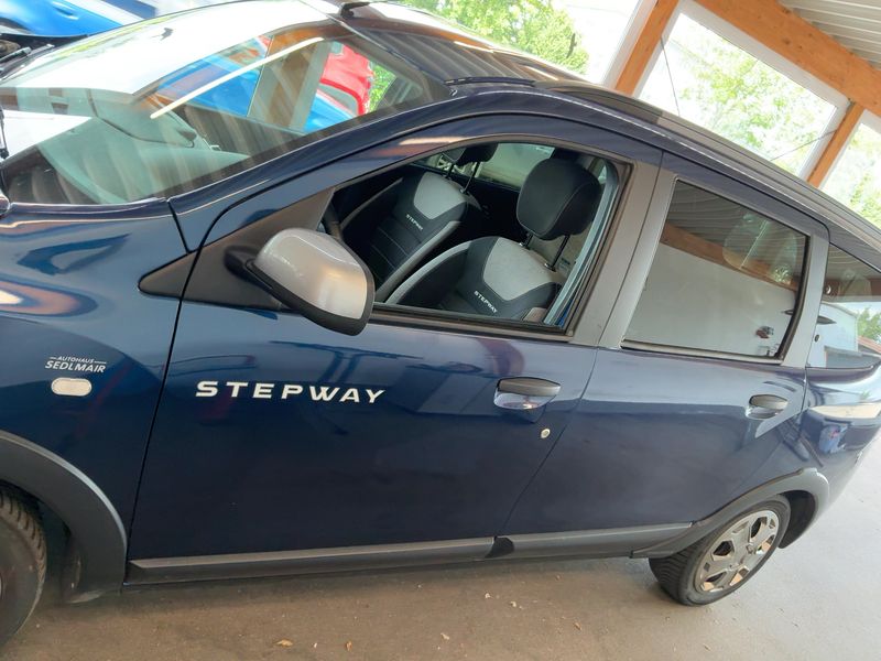 Dacia Lodgy 1.2 TCe Stepway — zdjęcie 4