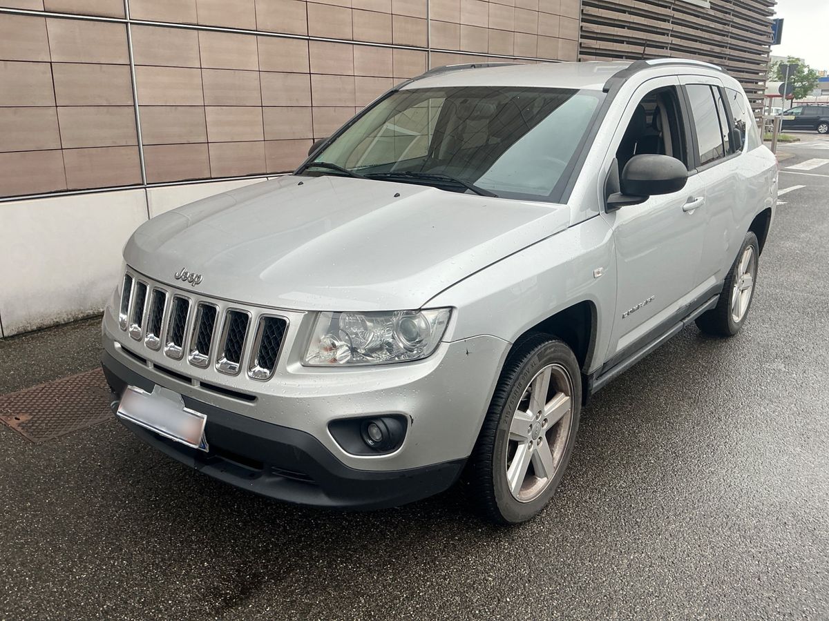 Jeep Compass 2011 — photo 1