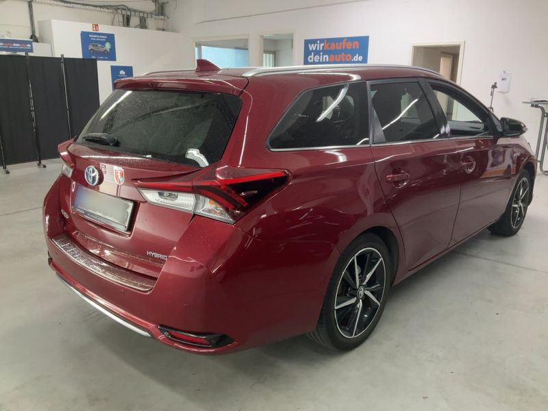 Toyota Auris Touring Sports 1.8 Hybrid Team D — zdjęcie 6