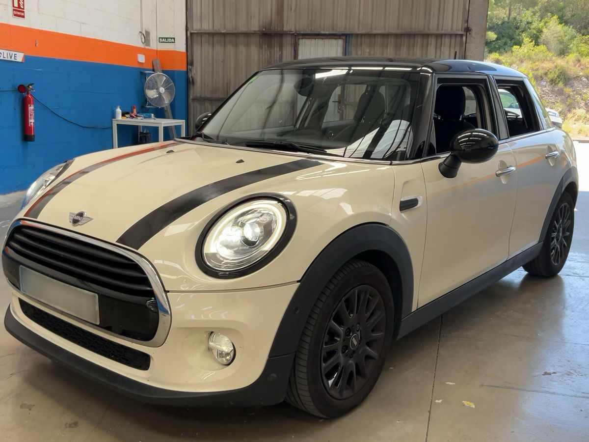 MINI Cooper 2018 — photo 1