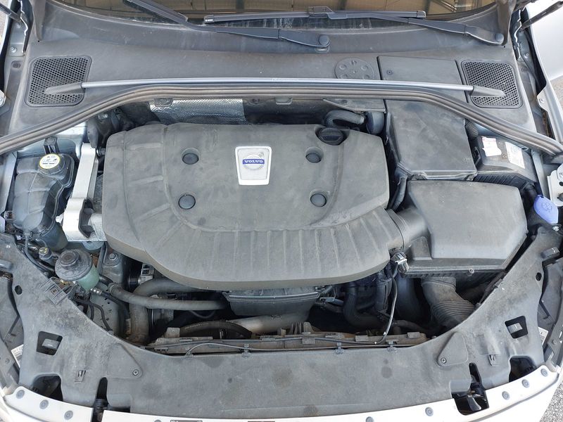 Volvo S60 2.0 D3 R-Design — zdjęcie 8