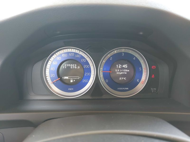 Volvo S60 2.0 D3 R-Design — zdjęcie 12