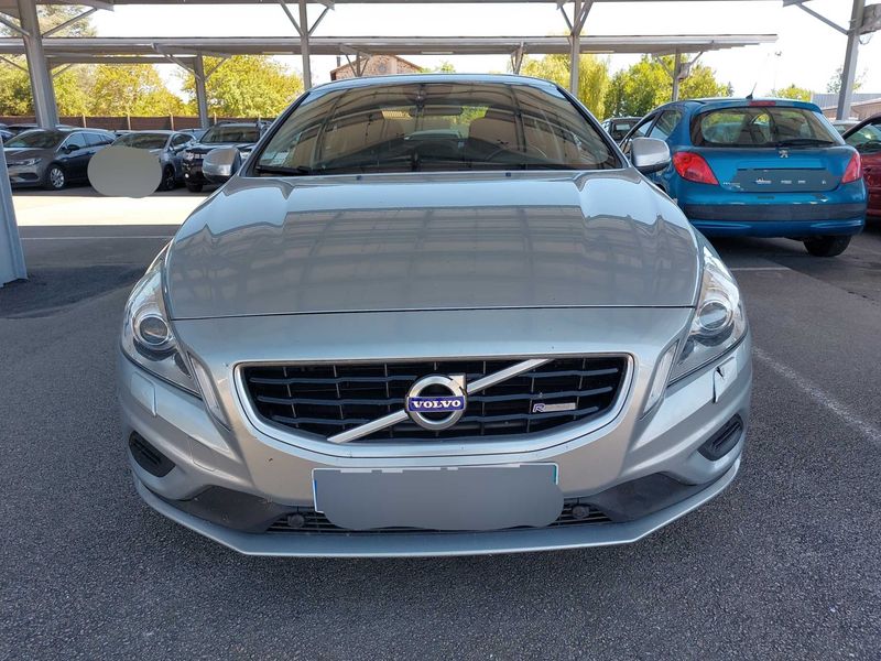 Volvo S60 2.0 D3 R-Design — zdjęcie 7