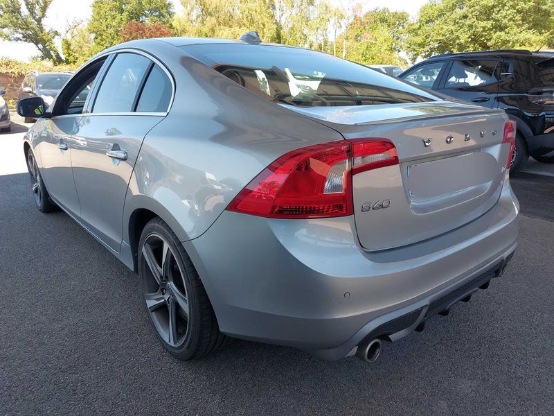 Volvo S60 2.0 D3 R-Design — zdjęcie 3