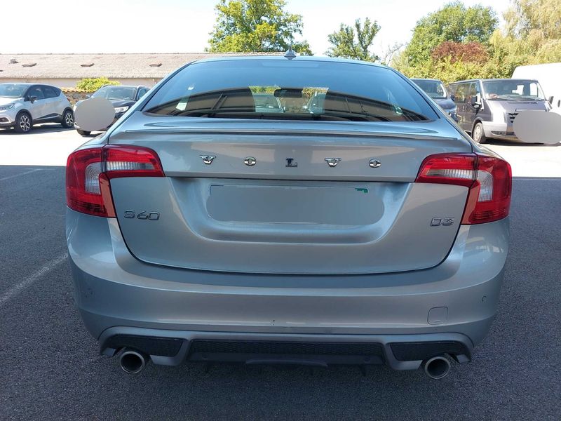 Volvo S60 2.0 D3 R-Design — zdjęcie 4