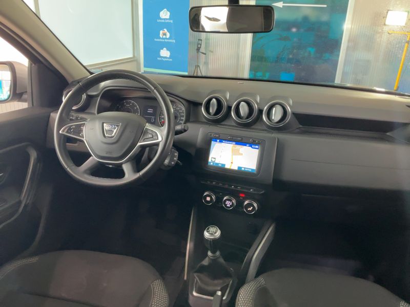 Dacia Duster 1.5 Blue dCi Prestige 4x4 — zdjęcie 12