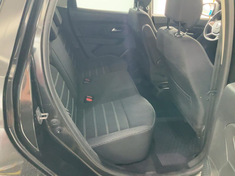 Dacia Duster 1.5 Blue dCi Prestige 4x4 — zdjęcie 14