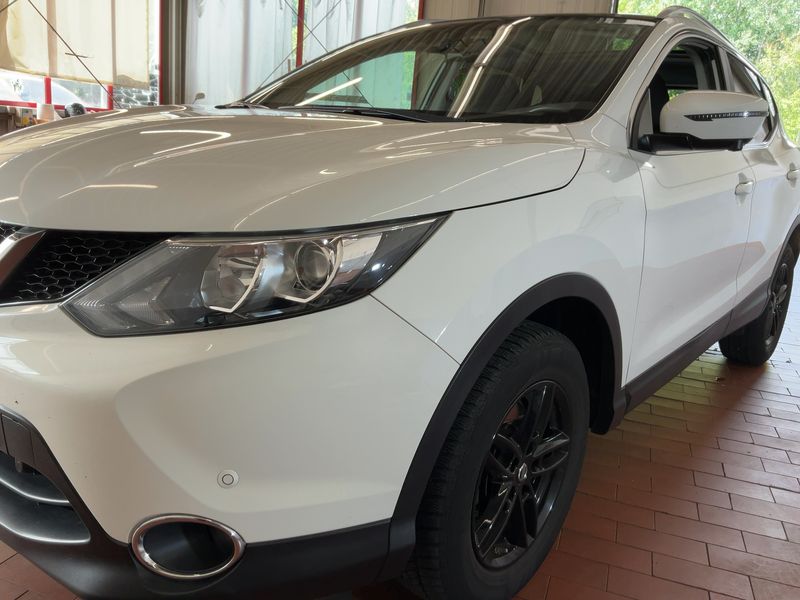 Nissan Qashqai 1.2 N-Connecta — zdjęcie 2