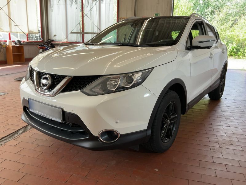 Nissan Qashqai 1.2 N-Connecta — zdjęcie 1