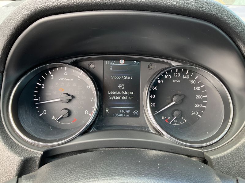 Nissan Qashqai 1.2 N-Connecta — zdjęcie 13