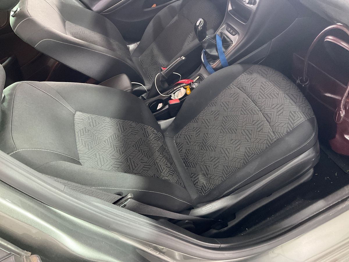 Opel Astra 2018 — photo 38
