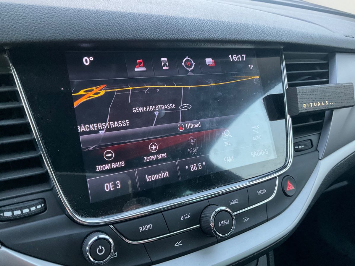 Opel Astra 2018 — photo 57