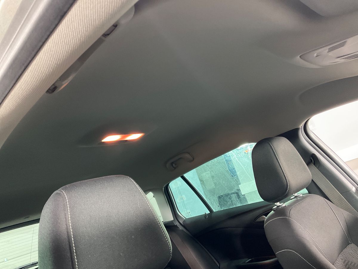 Opel Astra 2018 — photo 40