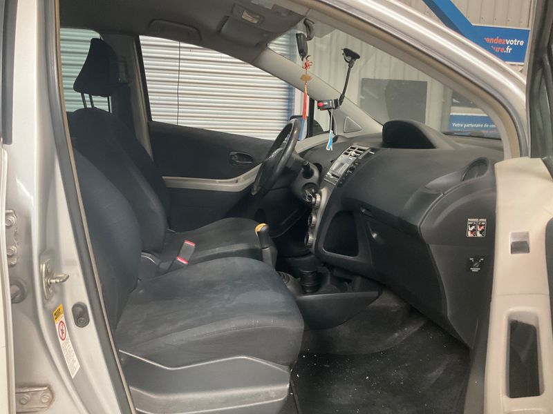 Toyota Yaris 1.4 D-4D Luna 2007 – снимка 3