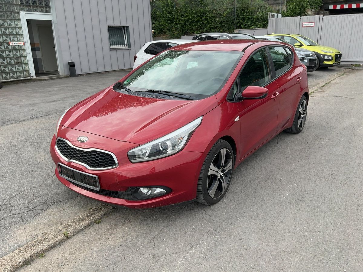 Kia cee'd 2013