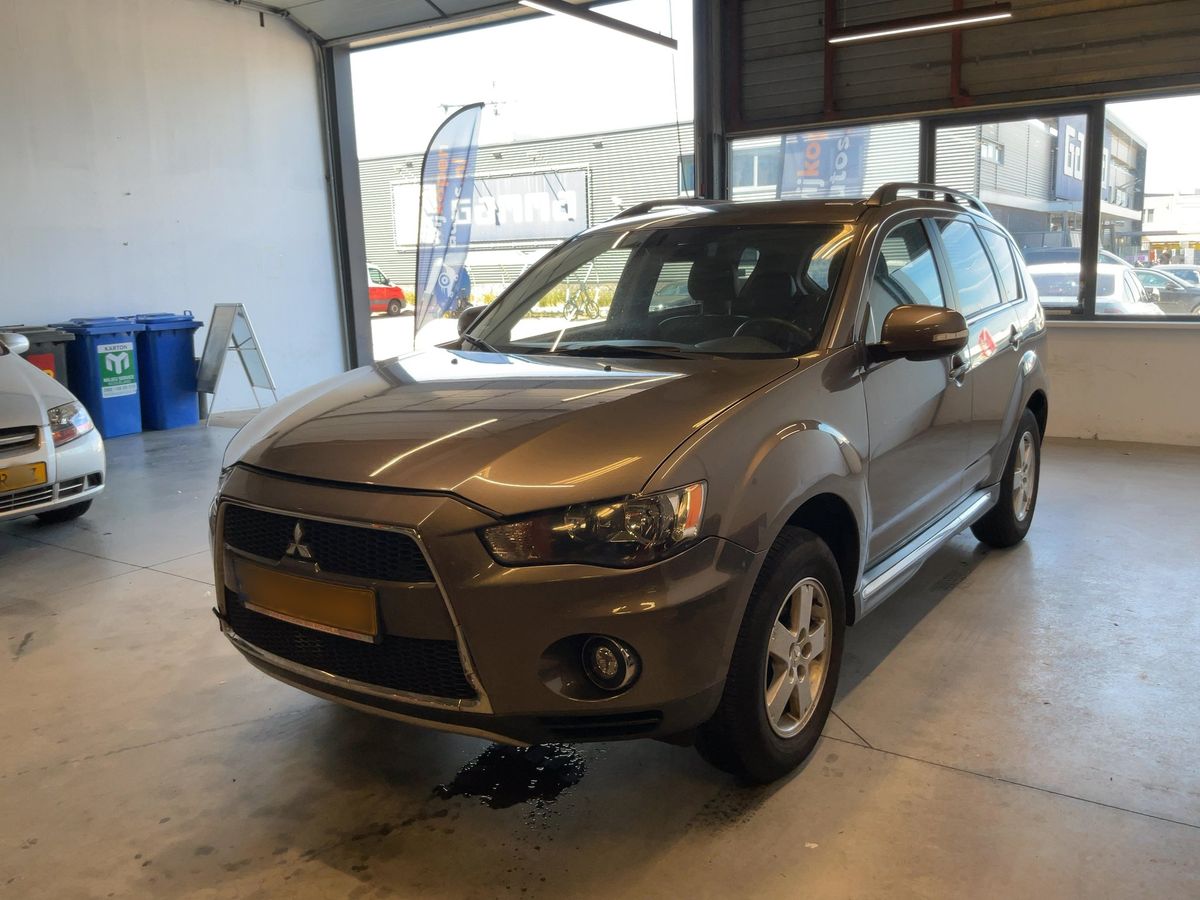 Mitsubishi Outlander 2011