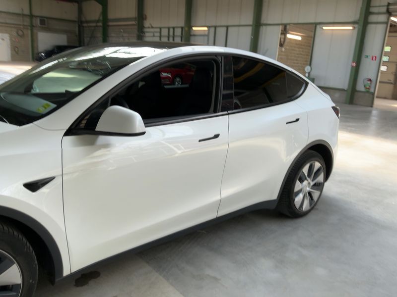 Tesla Model Y Max Range Dual AWD AWD — zdjęcie 4