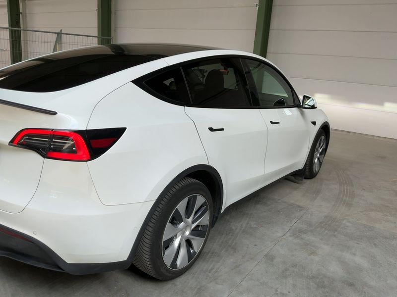 Tesla Model Y Max Range Dual AWD AWD — zdjęcie 6