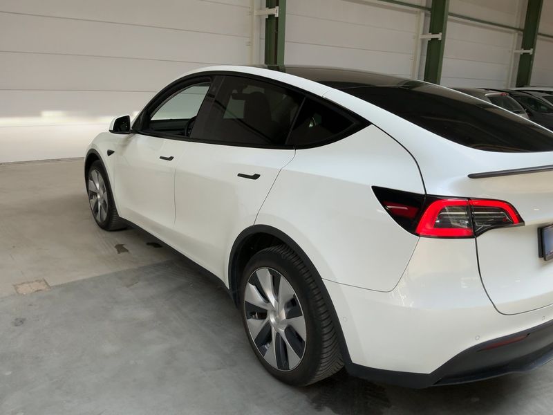 Tesla Model Y Max Range Dual AWD AWD — zdjęcie 3