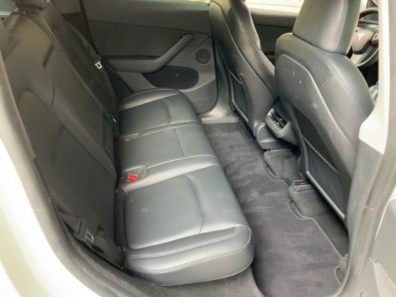 Tesla Model Y Max Range Dual AWD AWD — zdjęcie 14